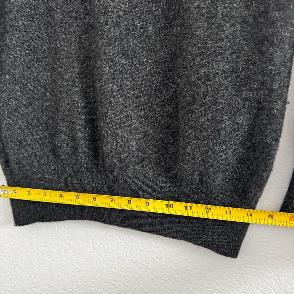 Equipment 100% Cashmere Gray Deep Crew Neck Sweater Relaxed Fit. Size S - Picture 15 of 16